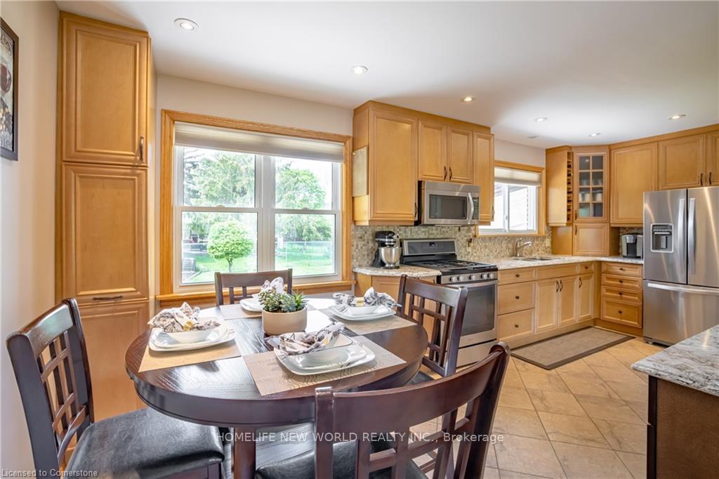 Photo 6 of 11 Glengarry Road, St. Catharines, Oakdale — HOMEH