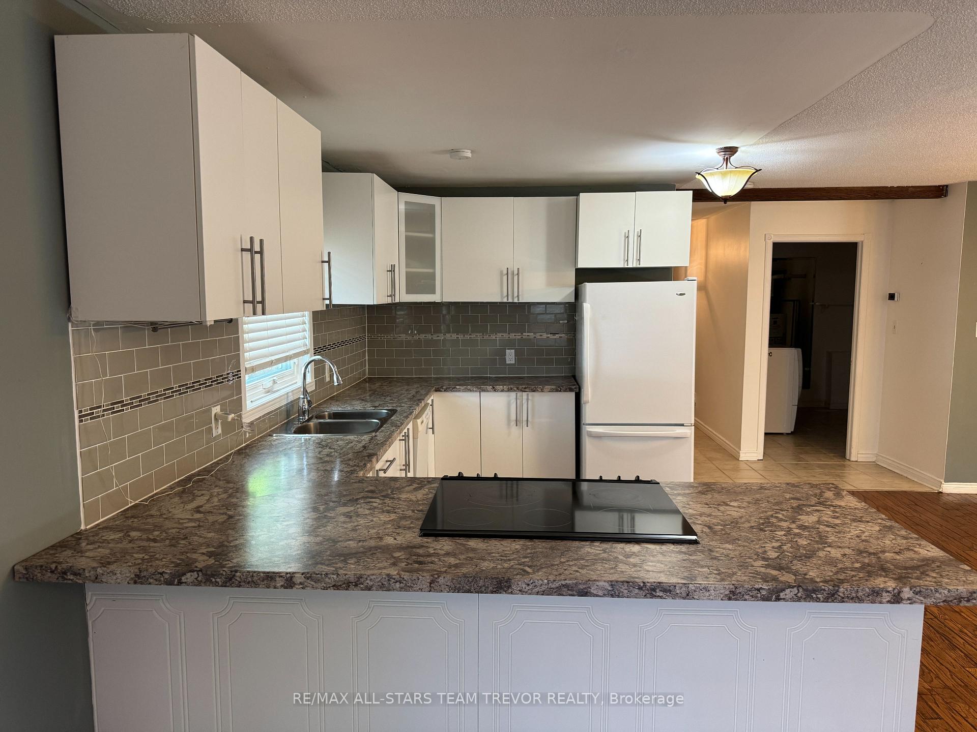Photo 4 of 213 Bayview Avenue, Georgina, Keswick South — HOMEH