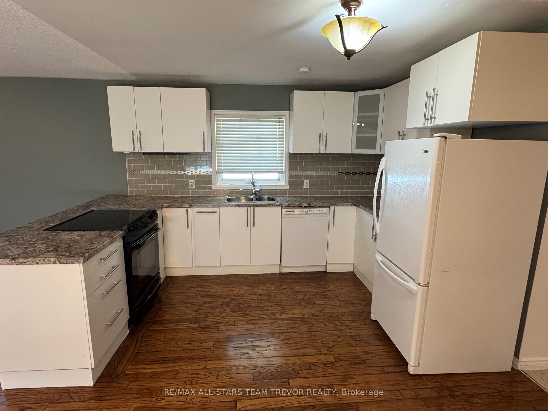 Photo 5 of 213 Bayview Avenue, Georgina, Keswick South — HOMEH