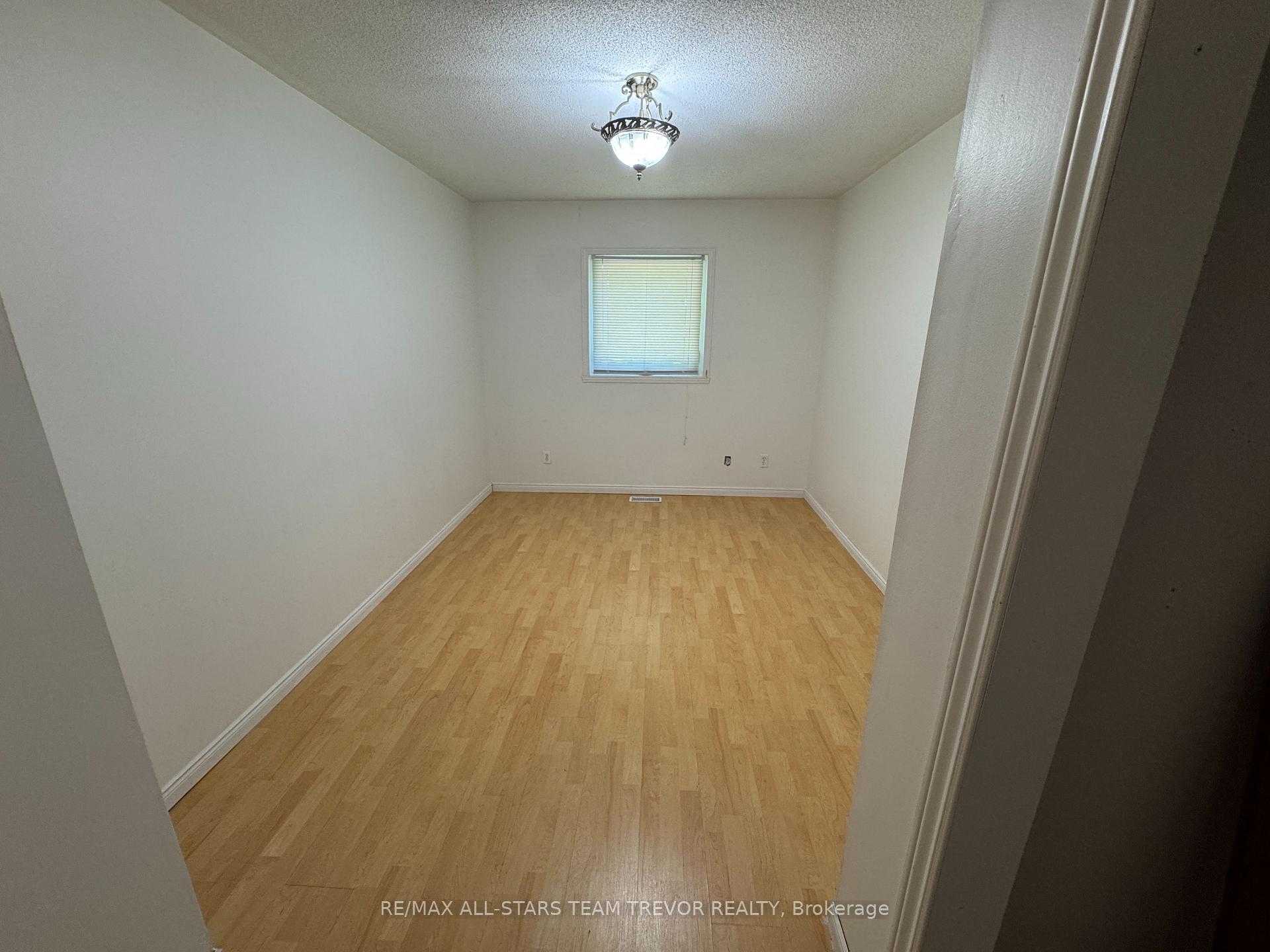Photo 9 of 213 Bayview Avenue, Georgina, Keswick South — HOMEH
