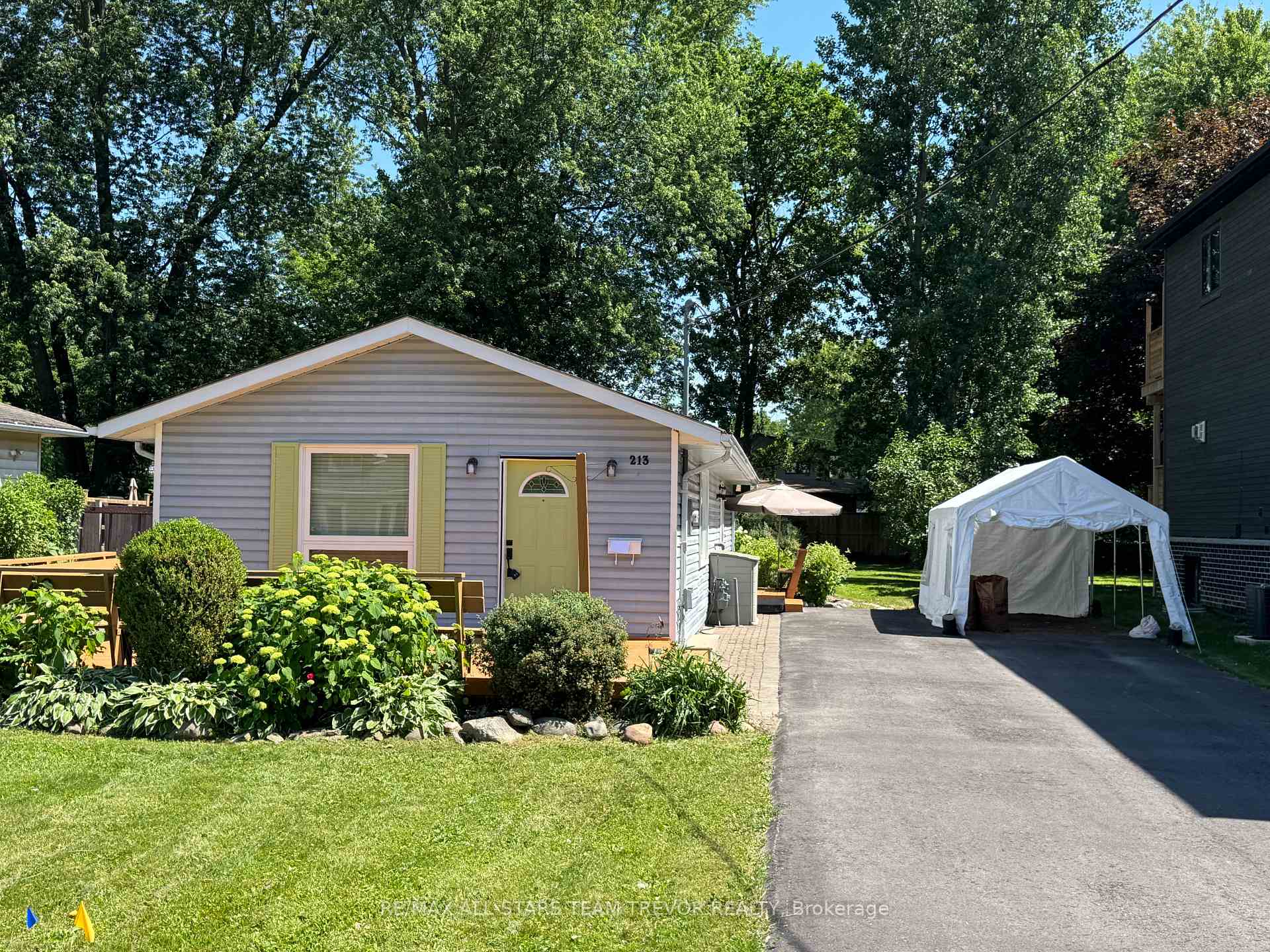 Photo 12 of 213 Bayview Avenue, Georgina, Keswick South — HOMEH