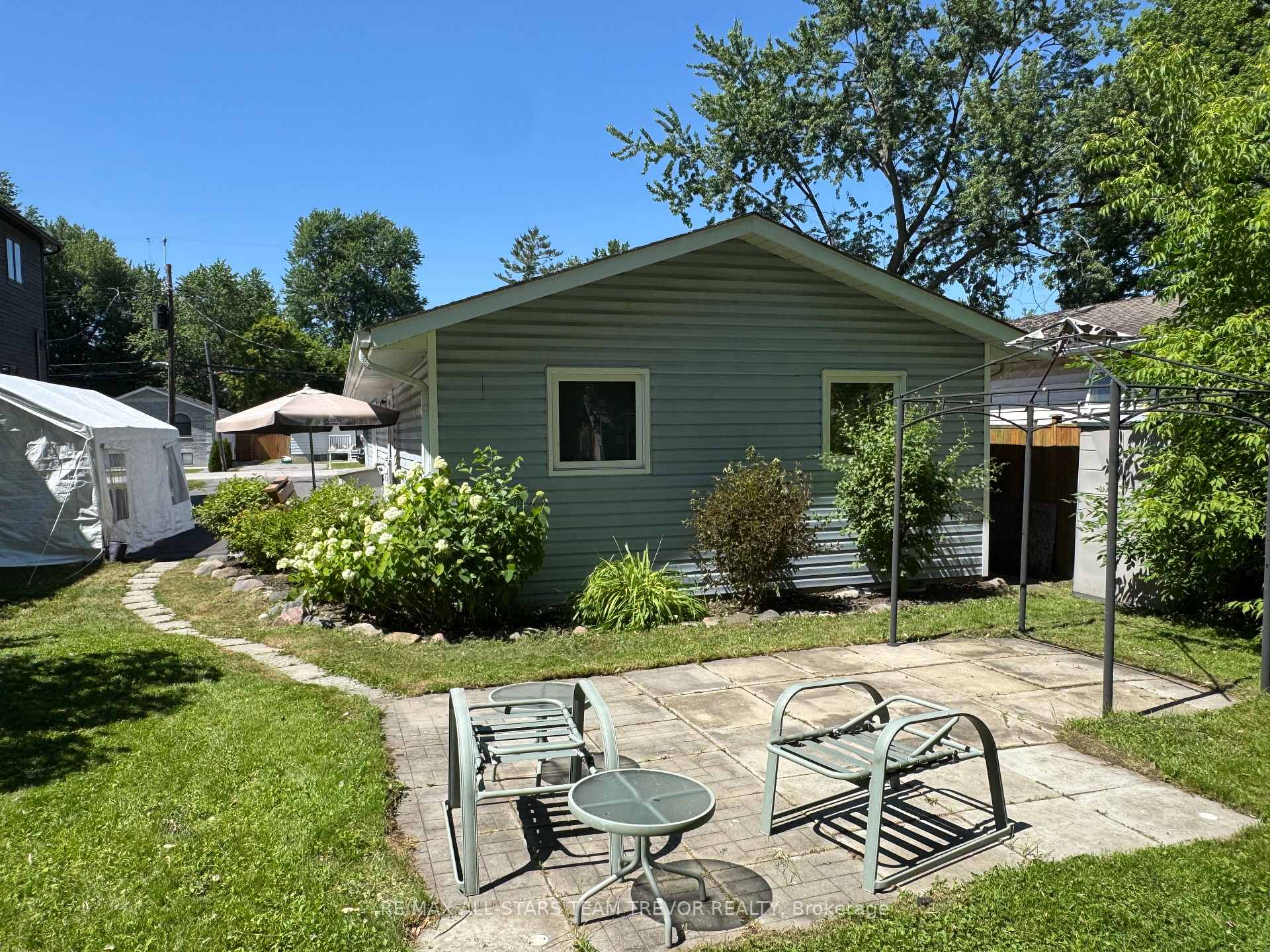 Photo 13 of 213 Bayview Avenue, Georgina, Keswick South — HOMEH