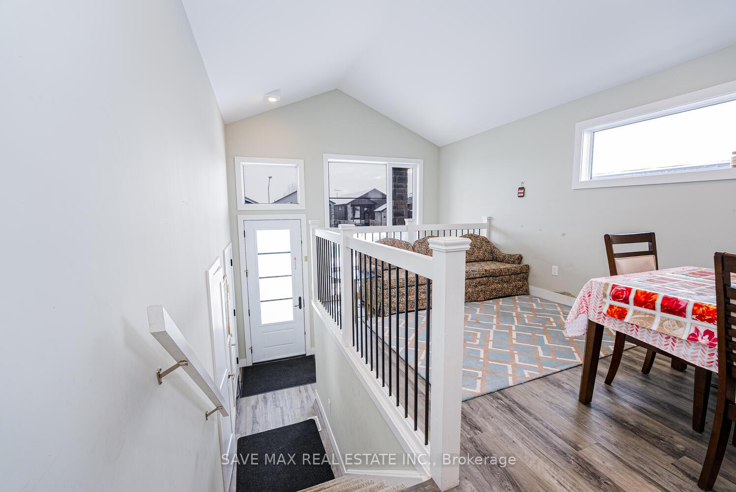 Photo 7 of 103 Ironwood Trail, Chatham-Kent, Chatham — HOMEH
