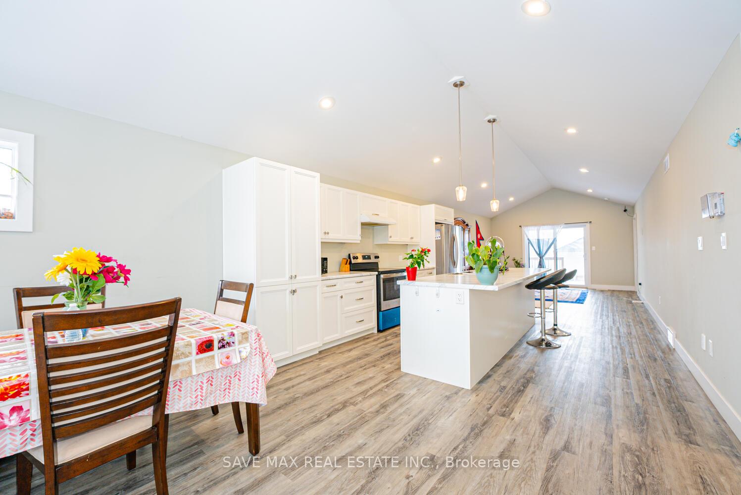 Photo 8 of 103 Ironwood Trail, Chatham-Kent, Chatham — HOMEH