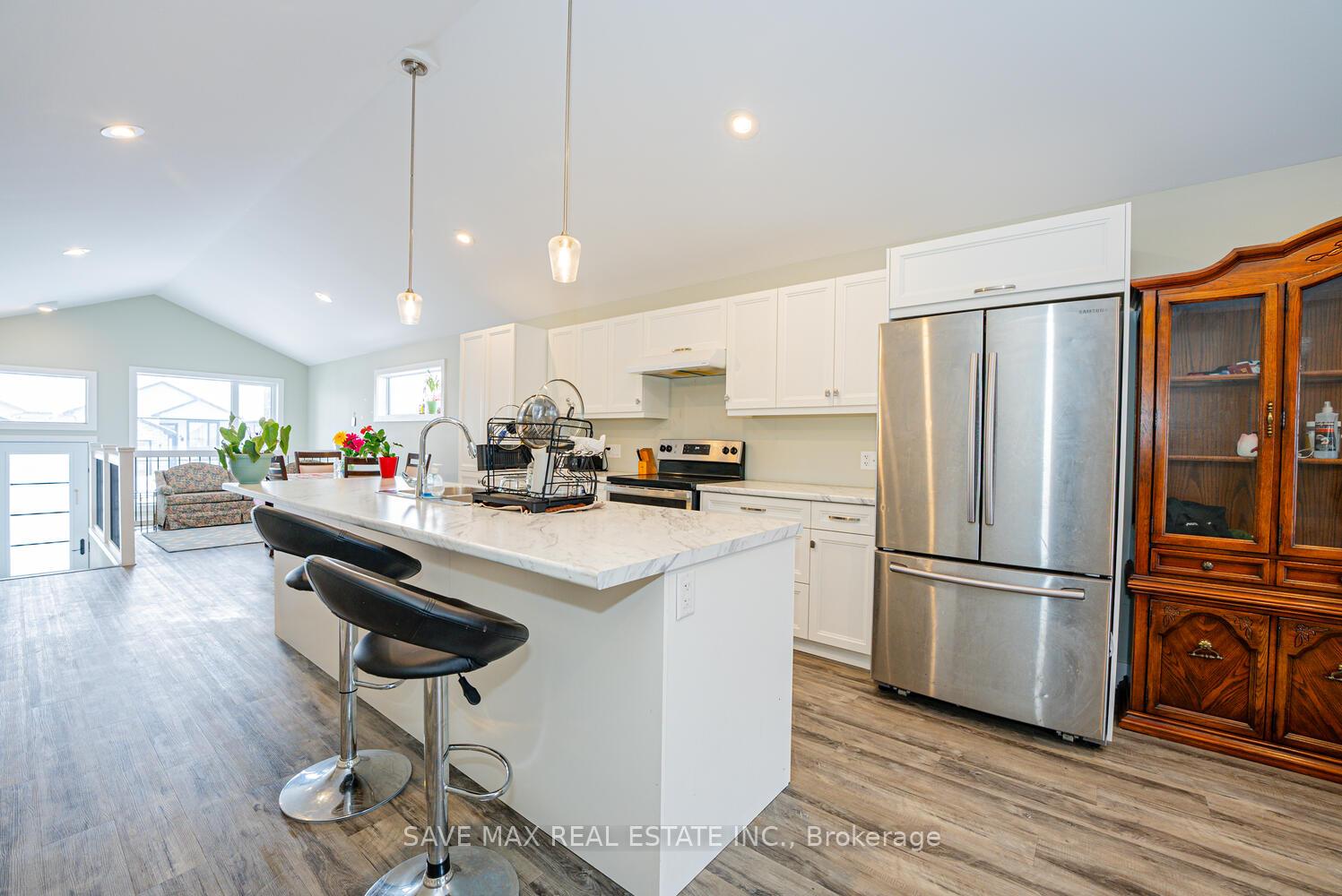 Photo 11 of 103 Ironwood Trail, Chatham-Kent, Chatham — HOMEH