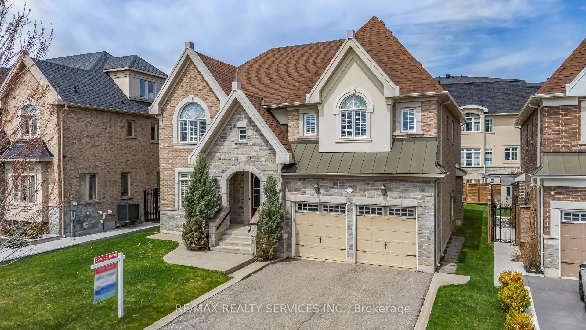 Photo 1 of 5 Perth Street, Brampton, Snelgrove — HOMEH