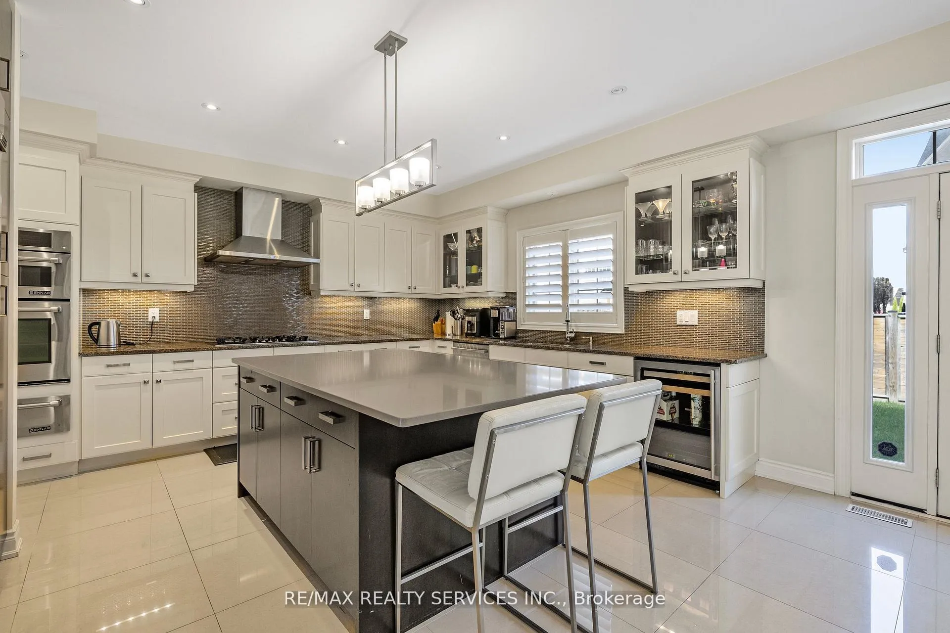Photo 11 of 5 Perth Street, Brampton, Snelgrove — HOMEH