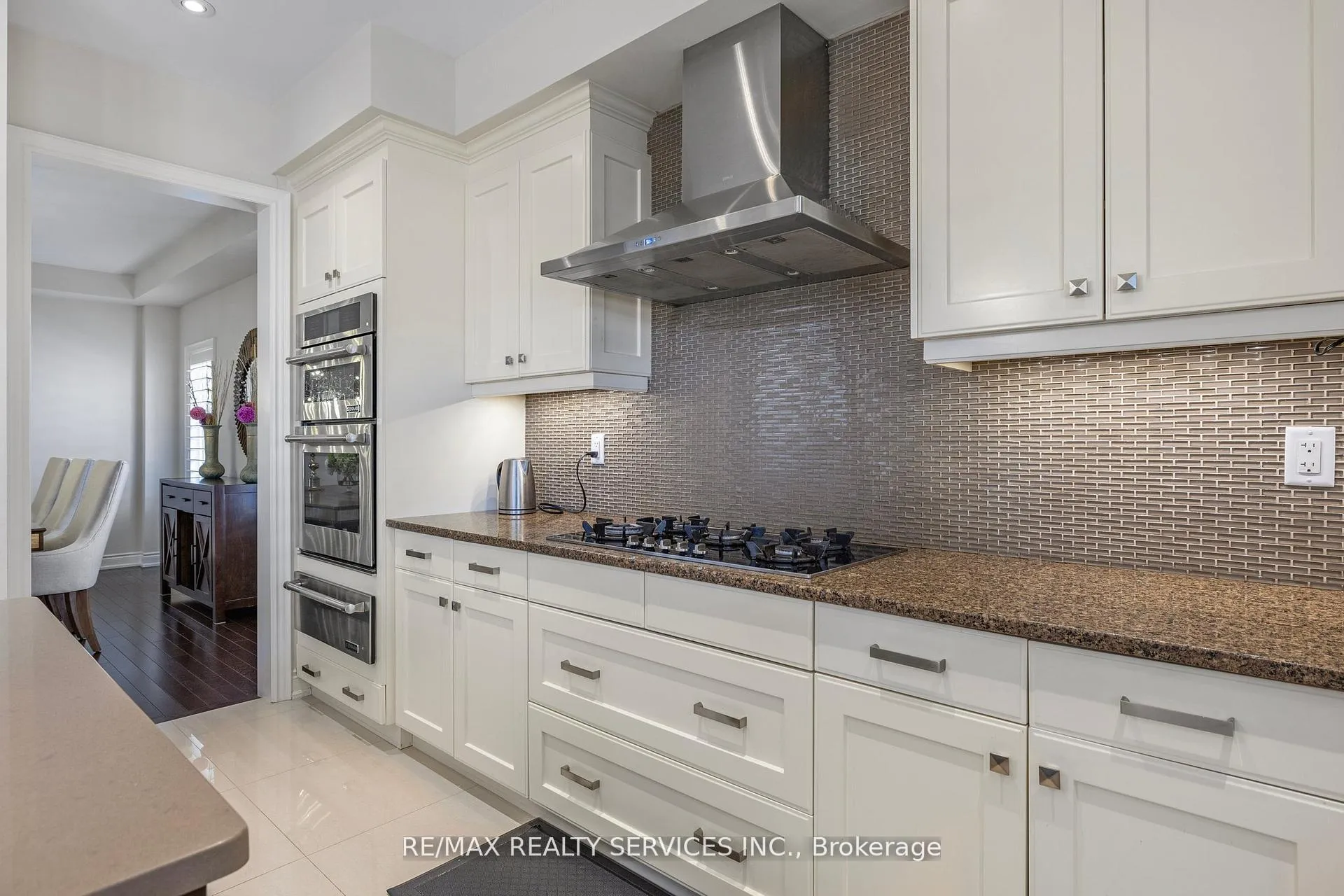 Photo 14 of 5 Perth Street, Brampton, Snelgrove — HOMEH