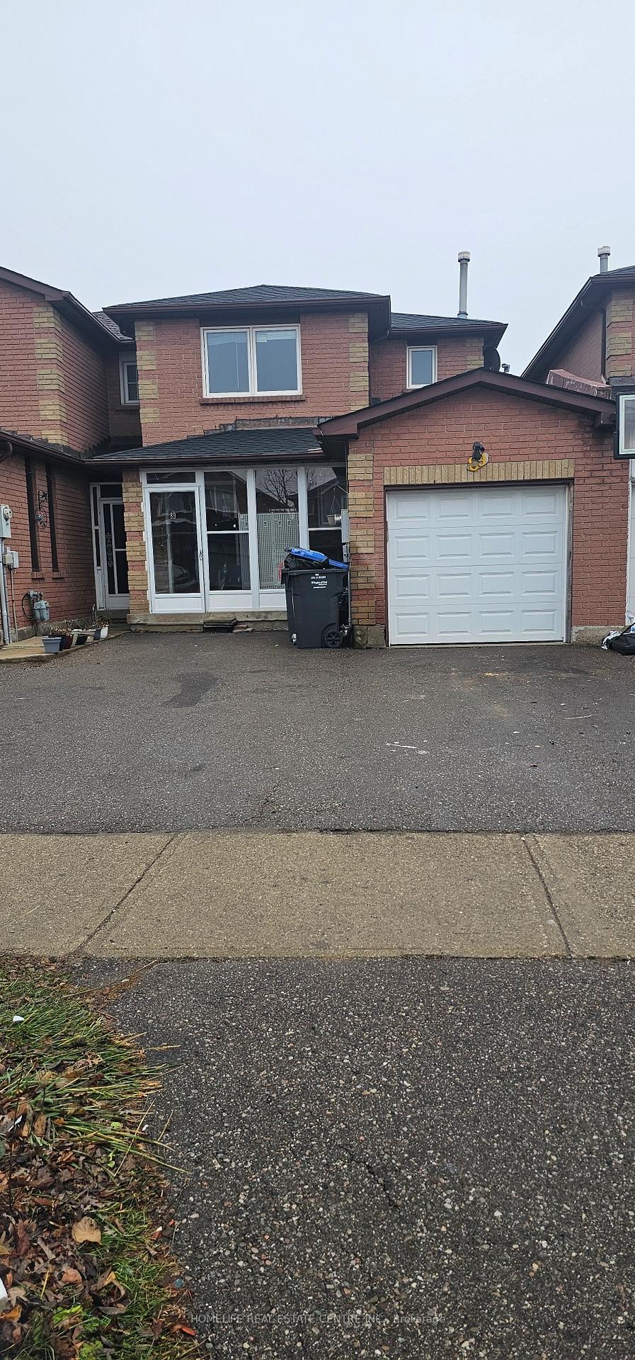 Front of 89 Woodsend Run