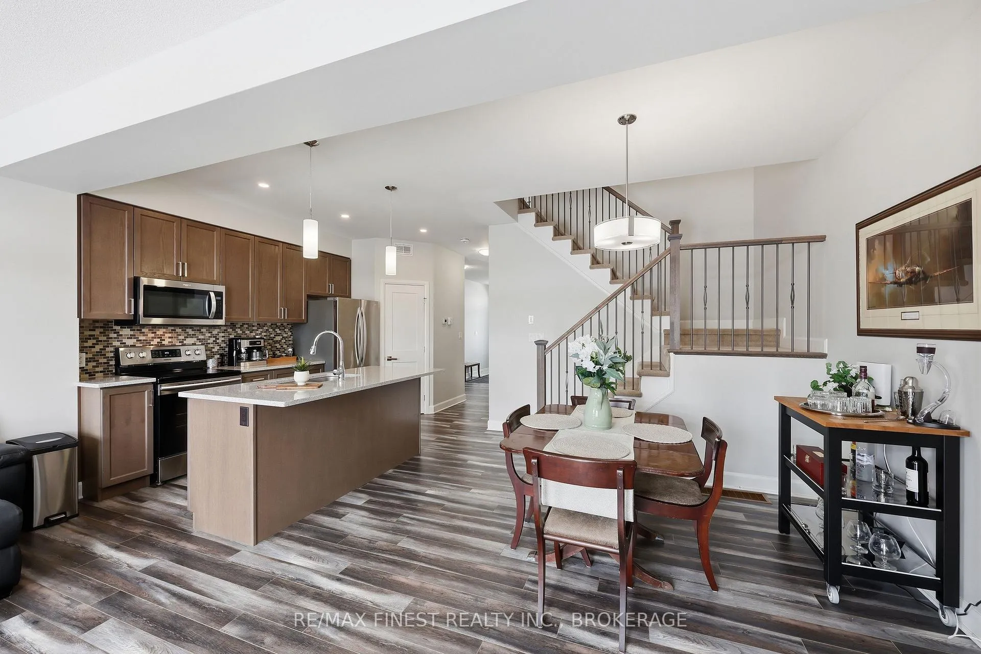 Photo 10 of 1553 Davenport Crescent, Kingston, City Northwest — HOMEH