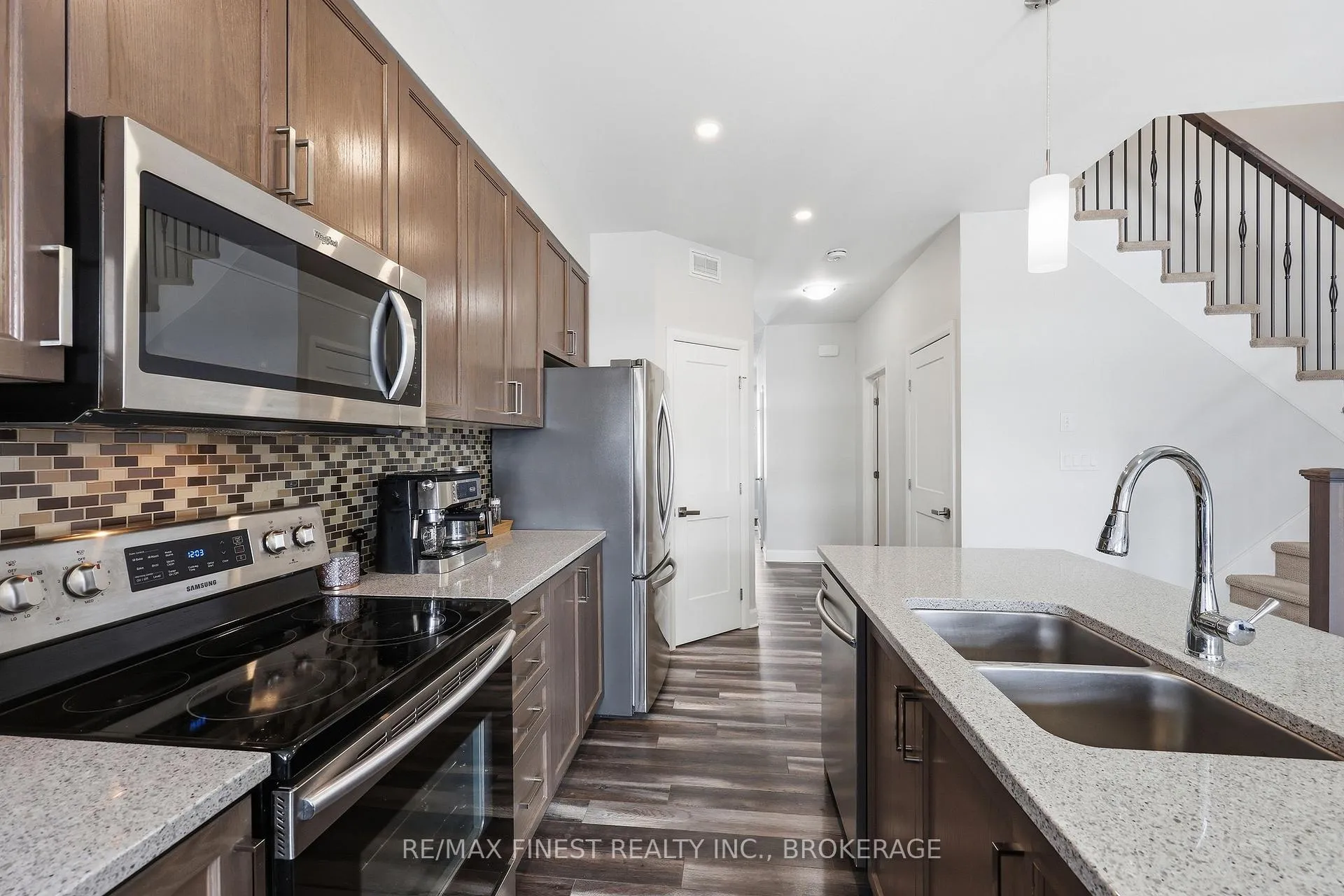 Photo 12 of 1553 Davenport Crescent, Kingston, City Northwest — HOMEH