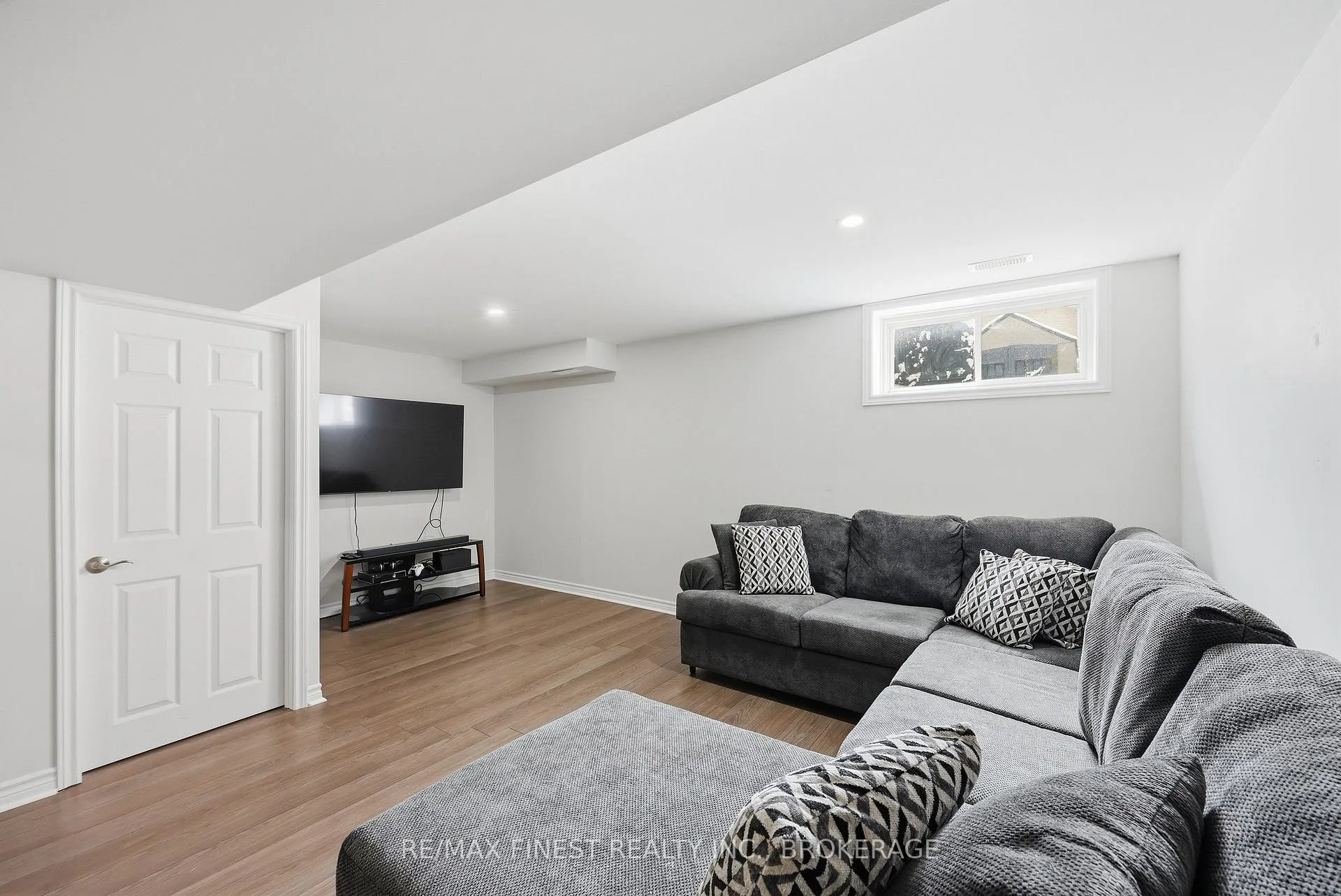 Photo 31 of 1553 Davenport Crescent, Kingston, City Northwest — HOMEH