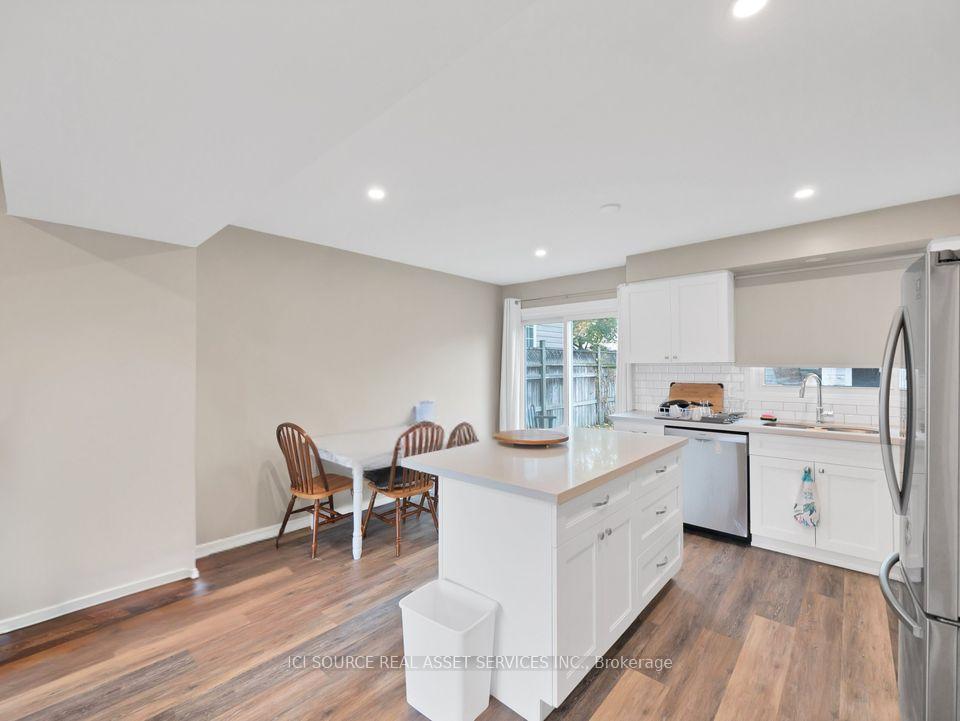Photo 7 of 10 Gibsons Place, St. Catharines, Downtown — HOMEH