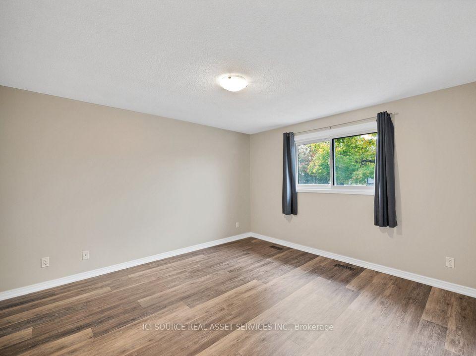 Photo 10 of 10 Gibsons Place, St. Catharines, Downtown — HOMEH