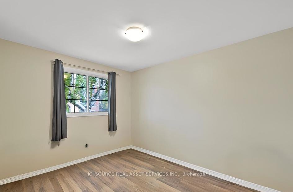 Photo 11 of 10 Gibsons Place, St. Catharines, Downtown — HOMEH
