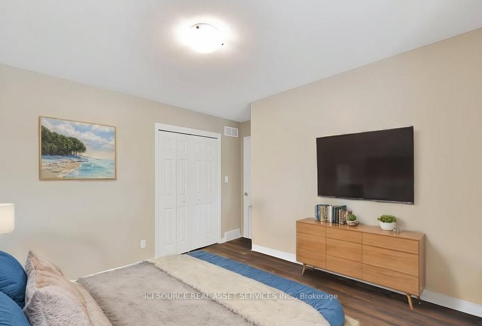 Photo 13 of 10 Gibsons Place, St. Catharines, Downtown — HOMEH