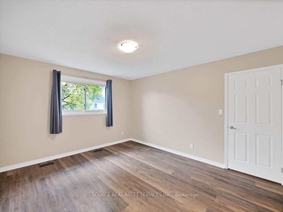 Photo 14 of 10 Gibsons Place, St. Catharines, Downtown — HOMEH