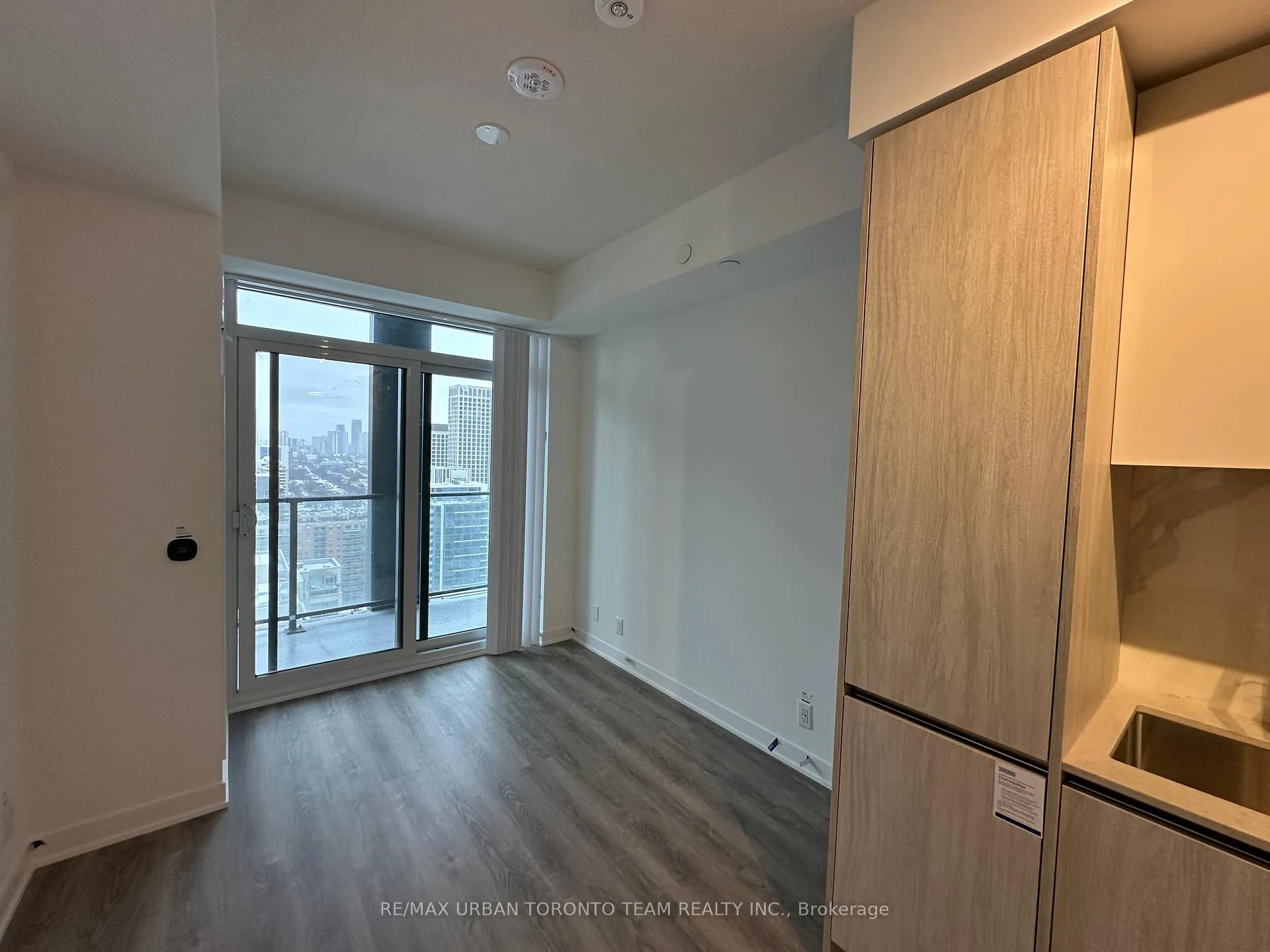 Photo 4 of Unit 2915, 180 Front Street E, Toronto, Moss Park — HOMEH