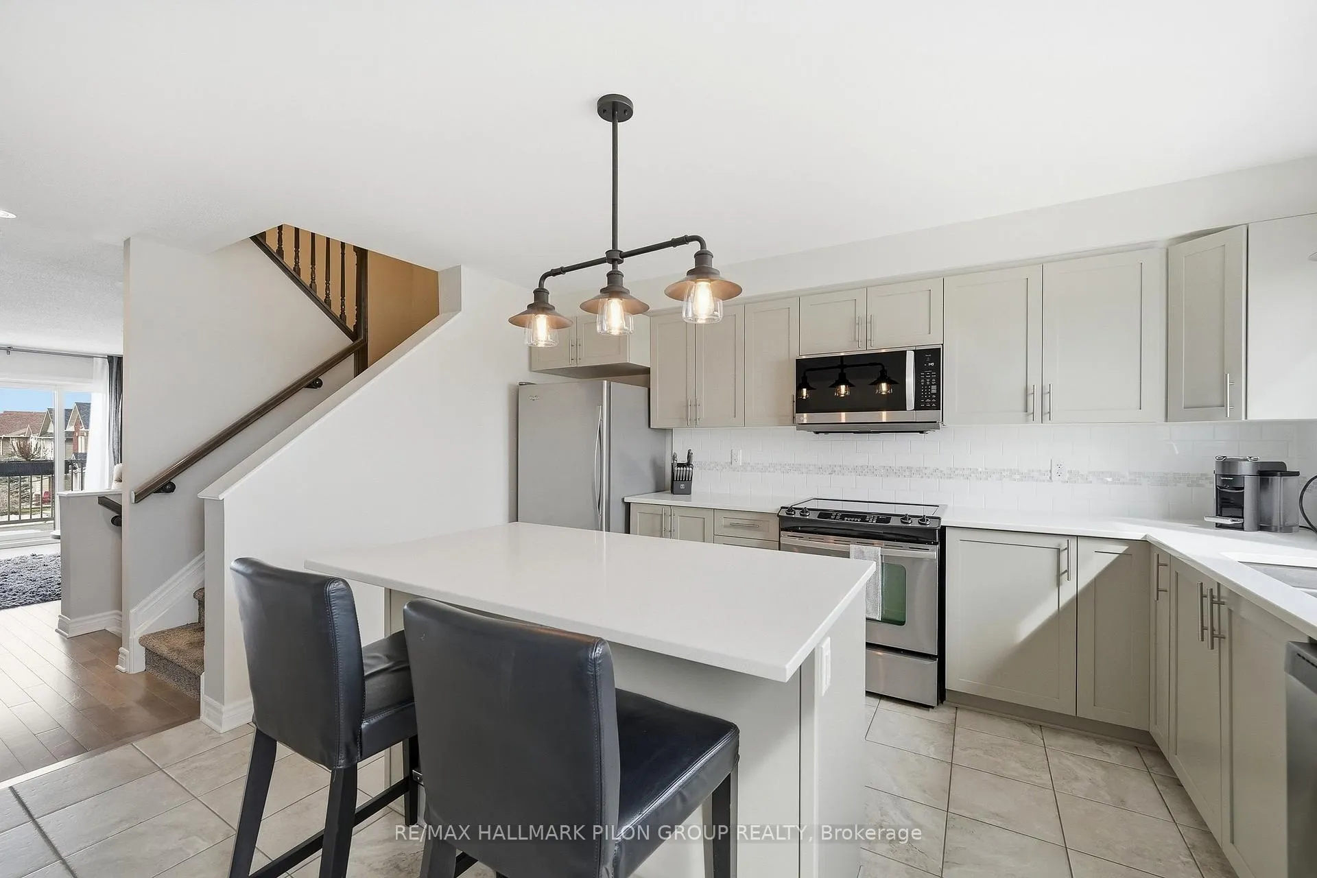 Photo 5 of 528 Silvertip Lane, Ottawa, Kanata - Kanata Lakes/Heritage Hills — HOMEH