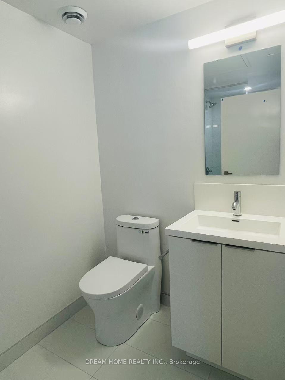 Photo 8 of Unit 2017, 230 Simcoe Street, Toronto, Kensington-Chinatown — HOMEH