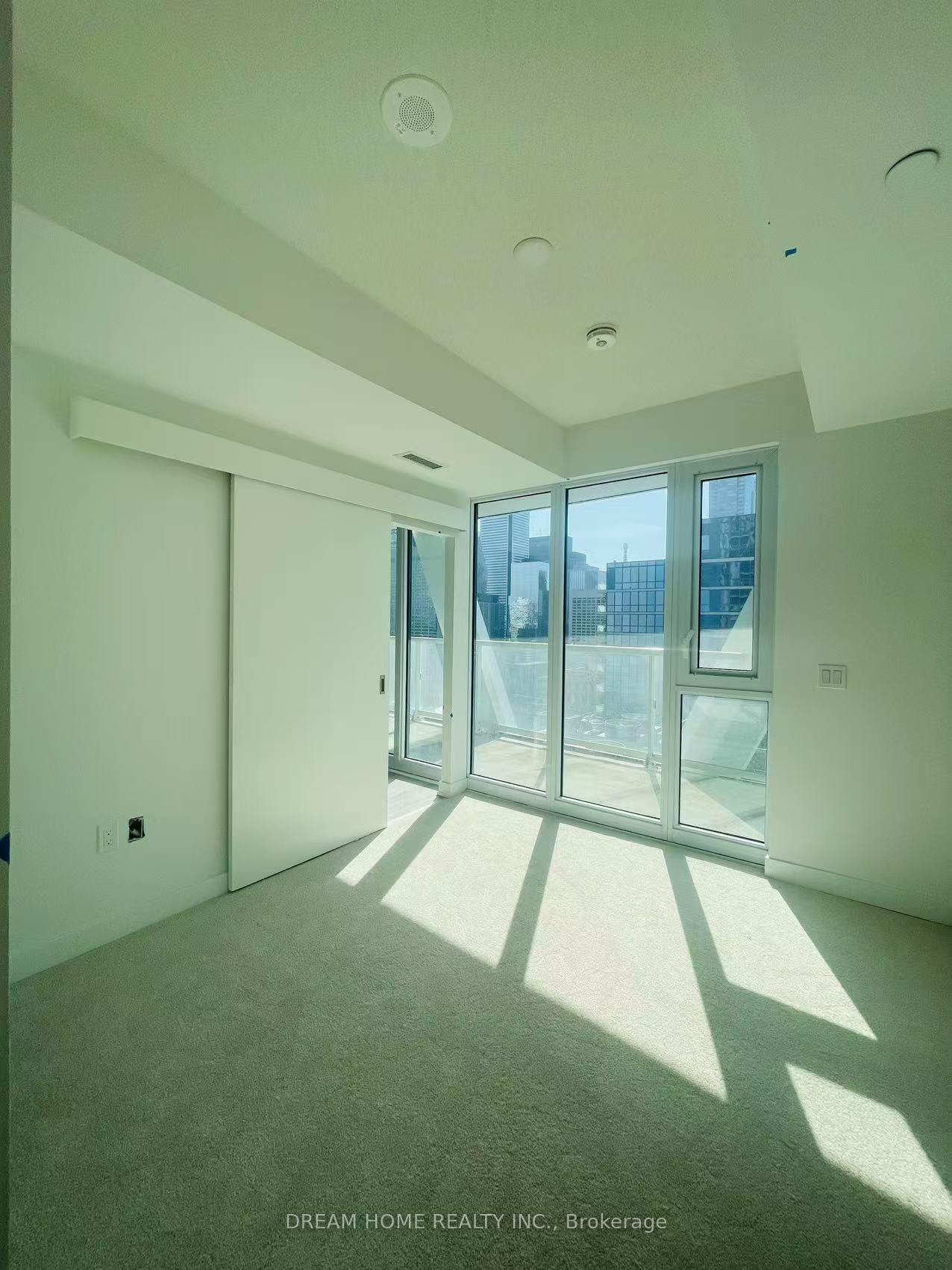 Photo 15 of Unit 2017, 230 Simcoe Street, Toronto, Kensington-Chinatown — HOMEH