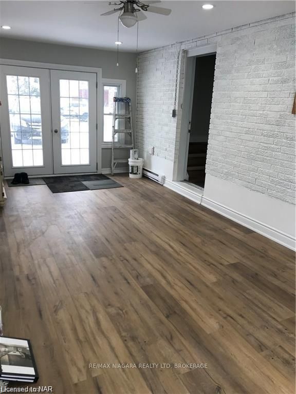 Photo 3 of 629B Scott Street, St. Catharines, Bunting/Linwell — HOMEH