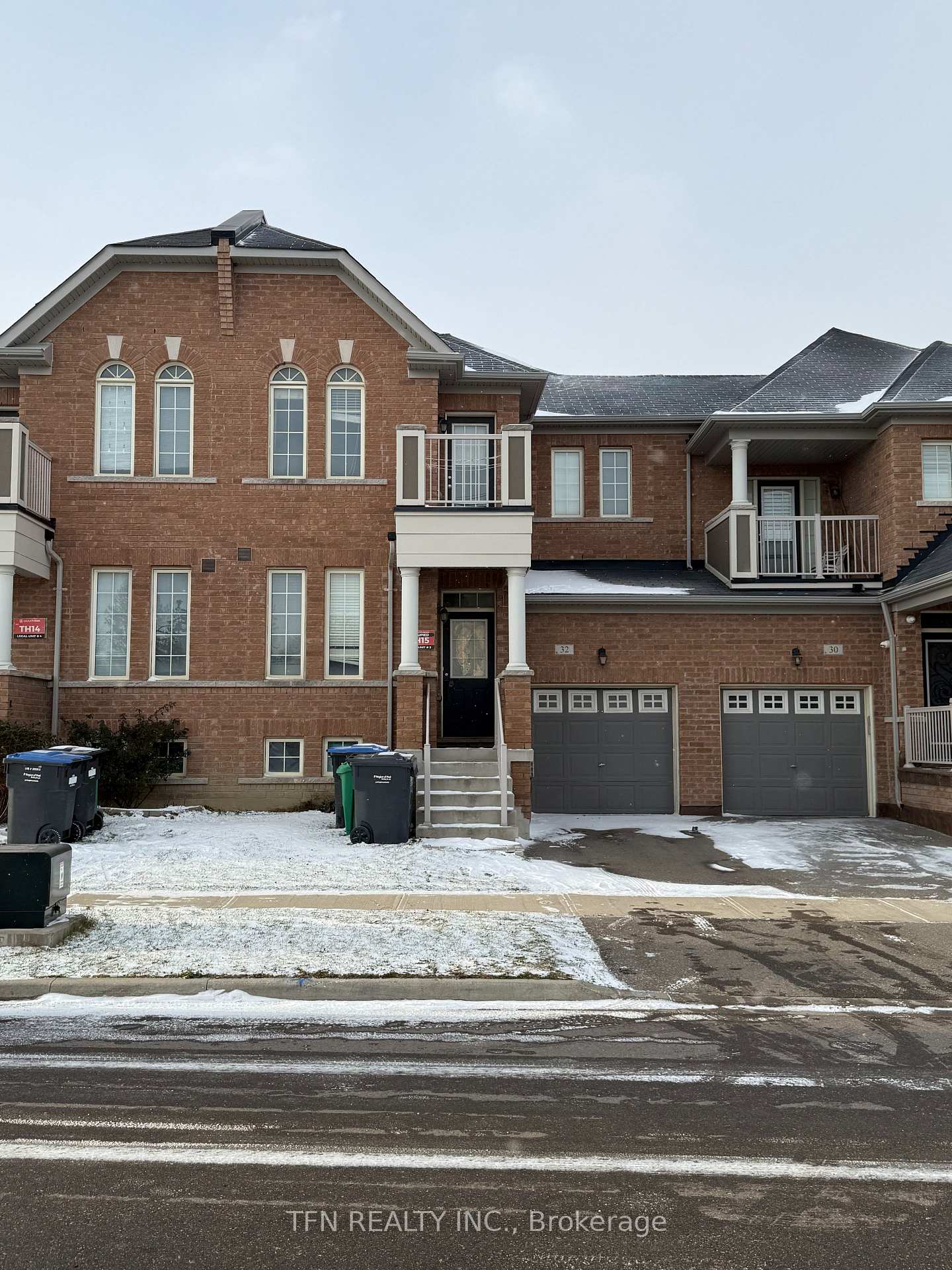Front of 32 Spokanne Street