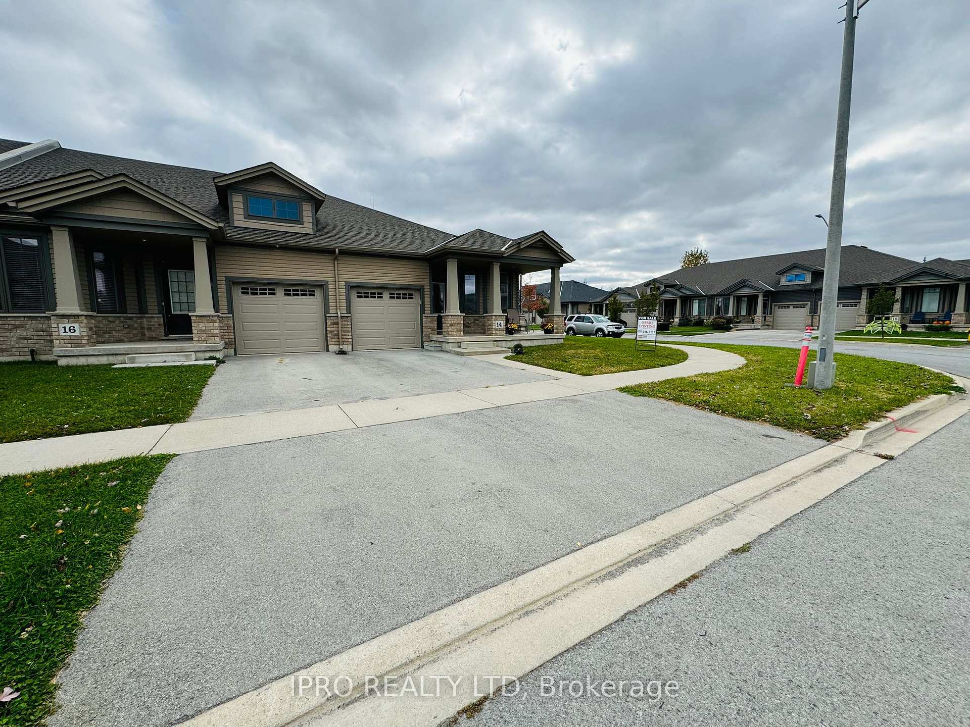 Photo 4 of 16 Ellis Avenue, St. Catharines, Oakdale — HOMEH