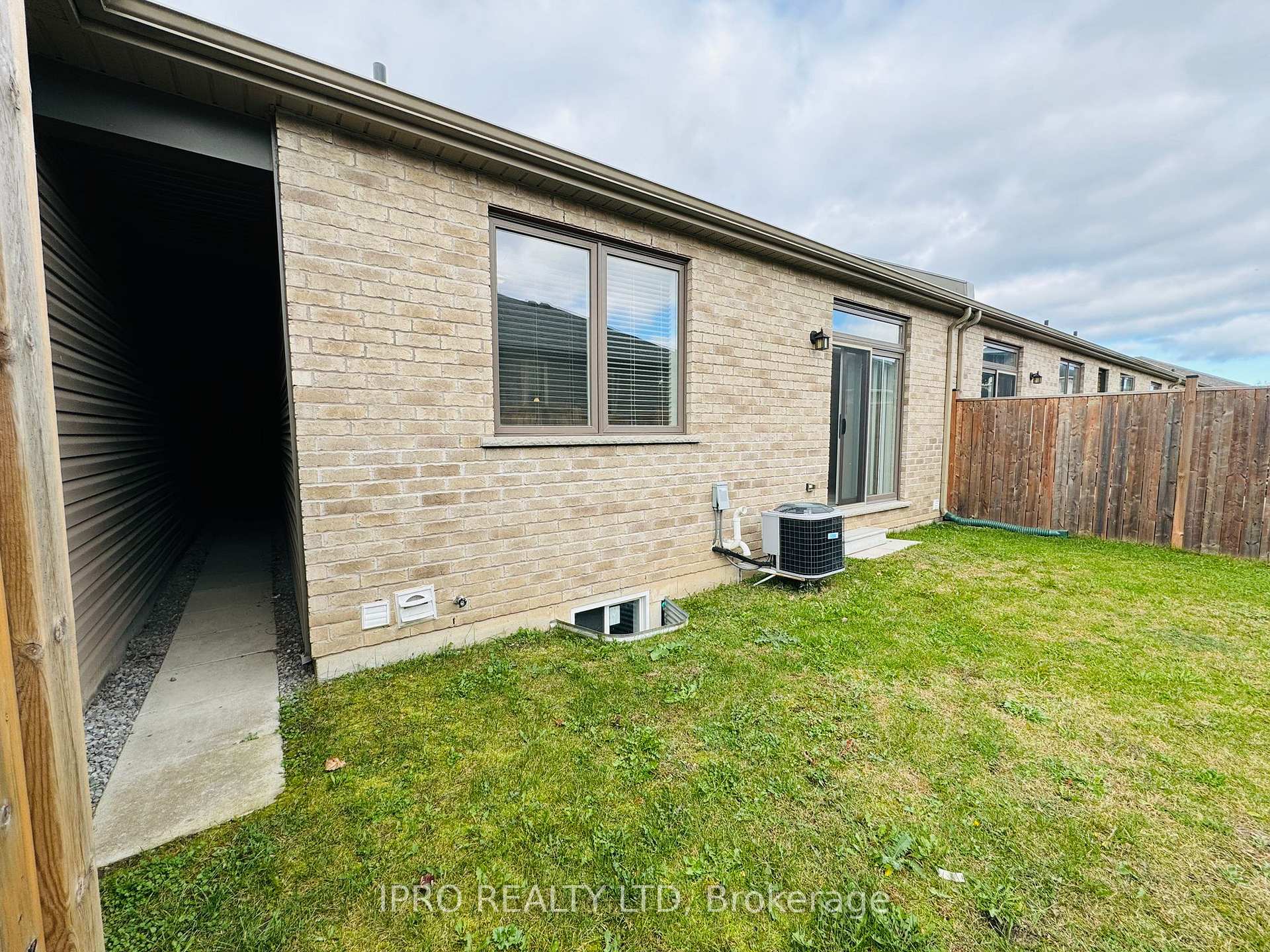 Photo 21 of 16 Ellis Avenue, St. Catharines, Oakdale — HOMEH