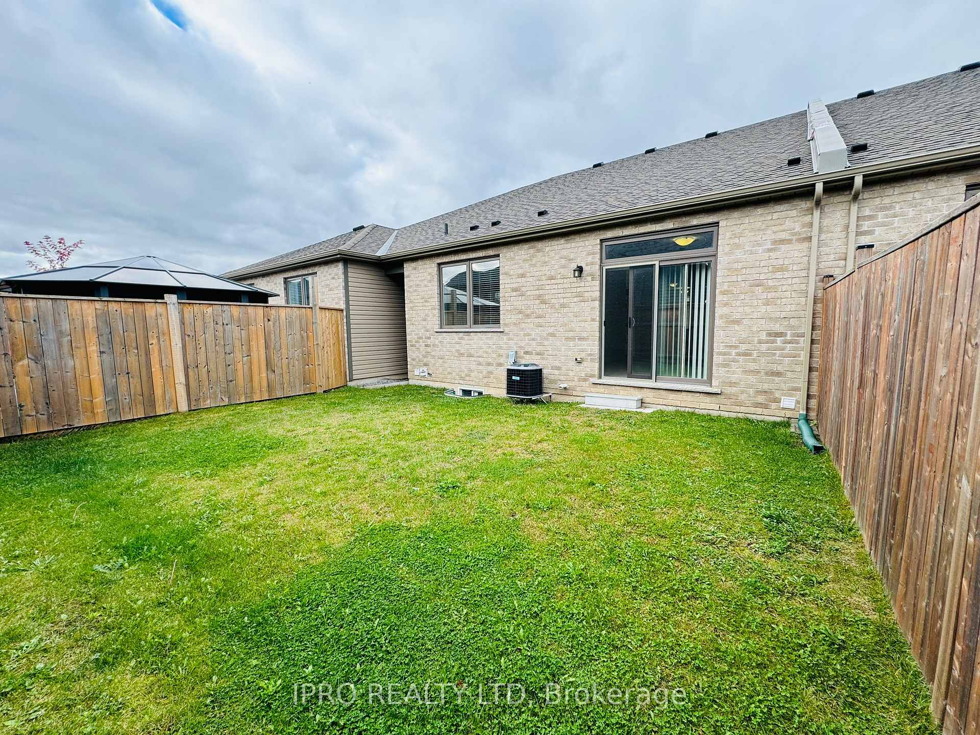 Photo 22 of 16 Ellis Avenue, St. Catharines, Oakdale — HOMEH