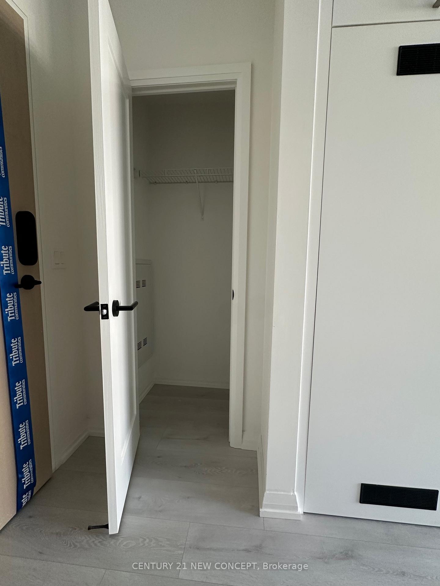 Photo 4 of Unit 404, 280 Dundas Street W, Toronto, Kensington-Chinatown — HOMEH
