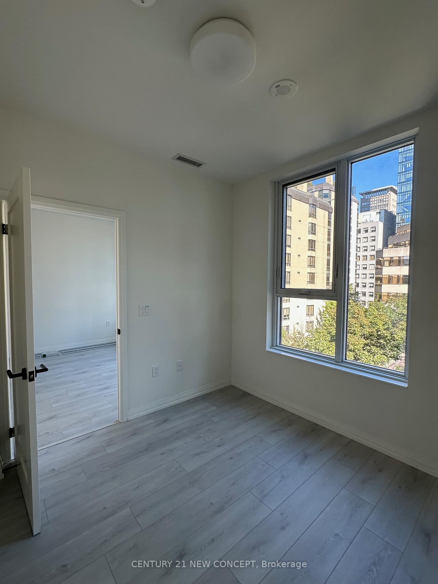 Photo 10 of Unit 404, 280 Dundas Street W, Toronto, Kensington-Chinatown — HOMEH