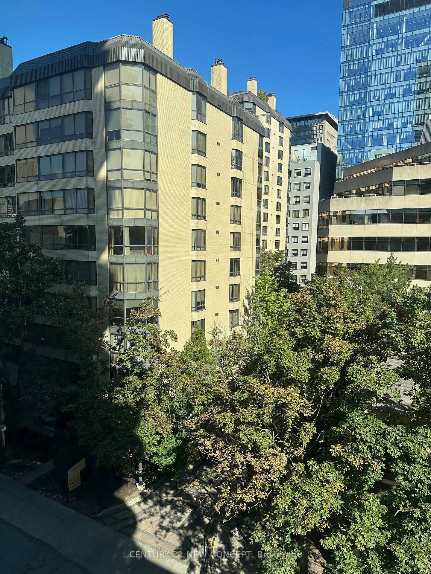 Photo 17 of Unit 404, 280 Dundas Street W, Toronto, Kensington-Chinatown — HOMEH