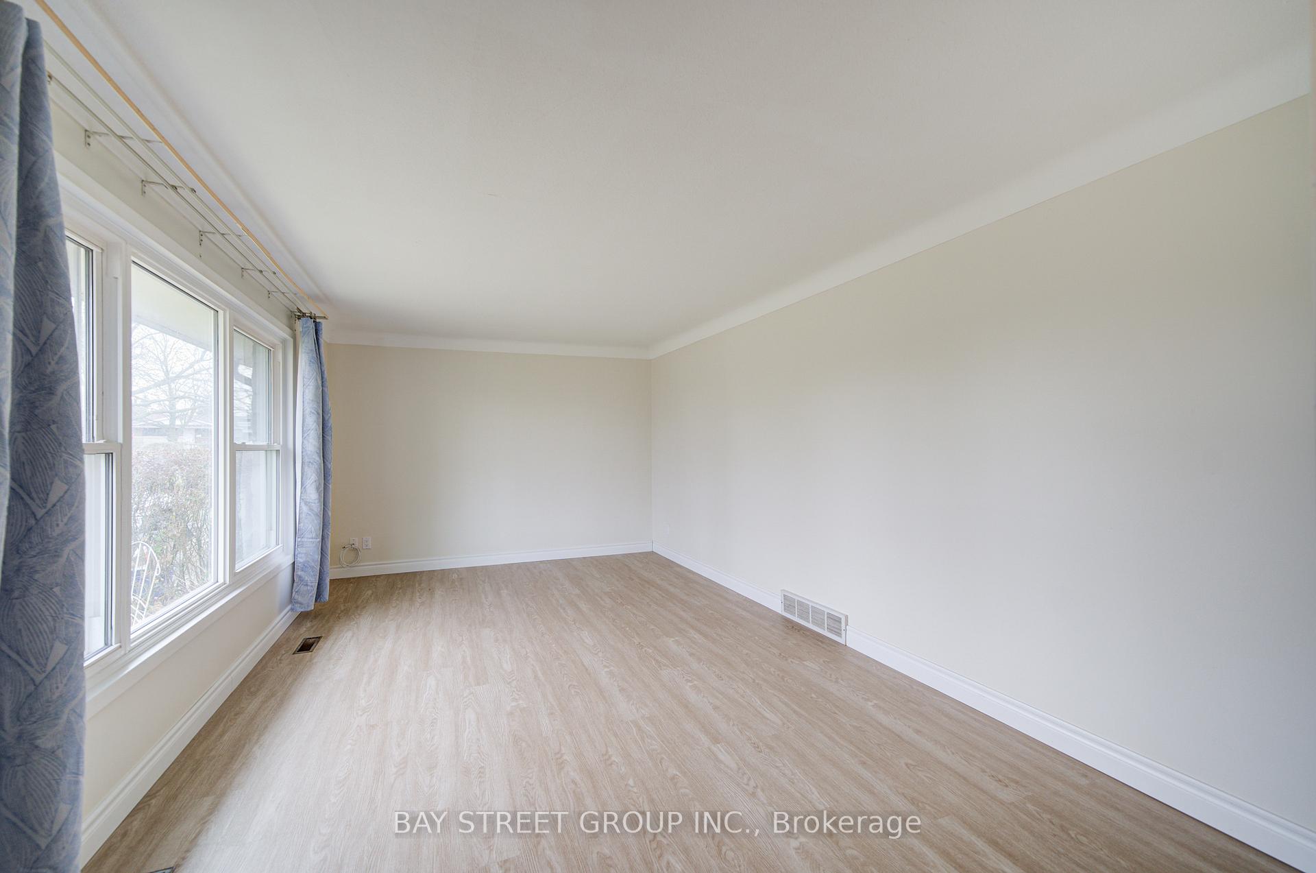 Photo 4 of Unit main, 5 Clearview Heights, St. Catharines, Burleigh Hill — HOMEH