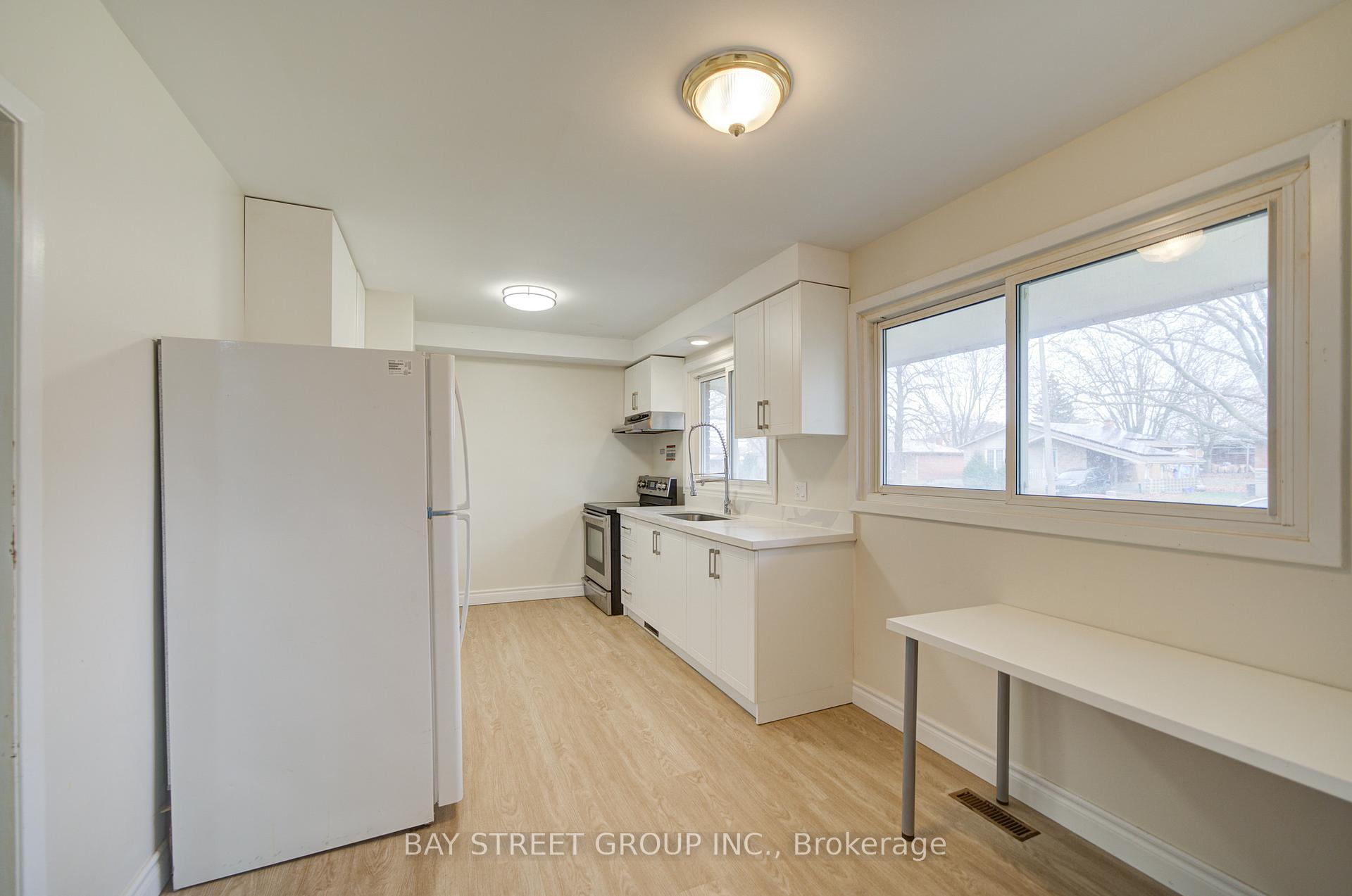 Photo 8 of Unit main, 5 Clearview Heights, St. Catharines, Burleigh Hill — HOMEH
