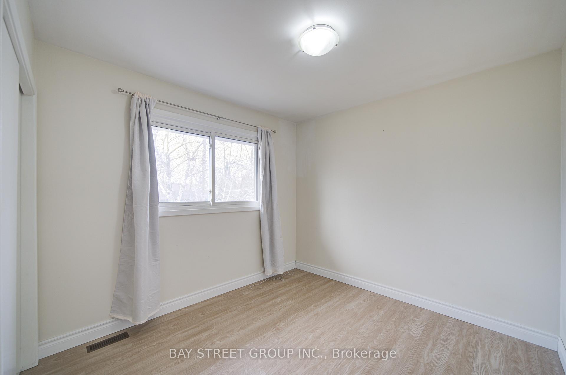 Photo 13 of Unit main, 5 Clearview Heights, St. Catharines, Burleigh Hill — HOMEH