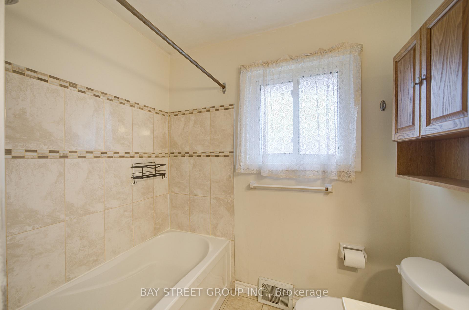 Photo 15 of Unit main, 5 Clearview Heights, St. Catharines, Burleigh Hill — HOMEH