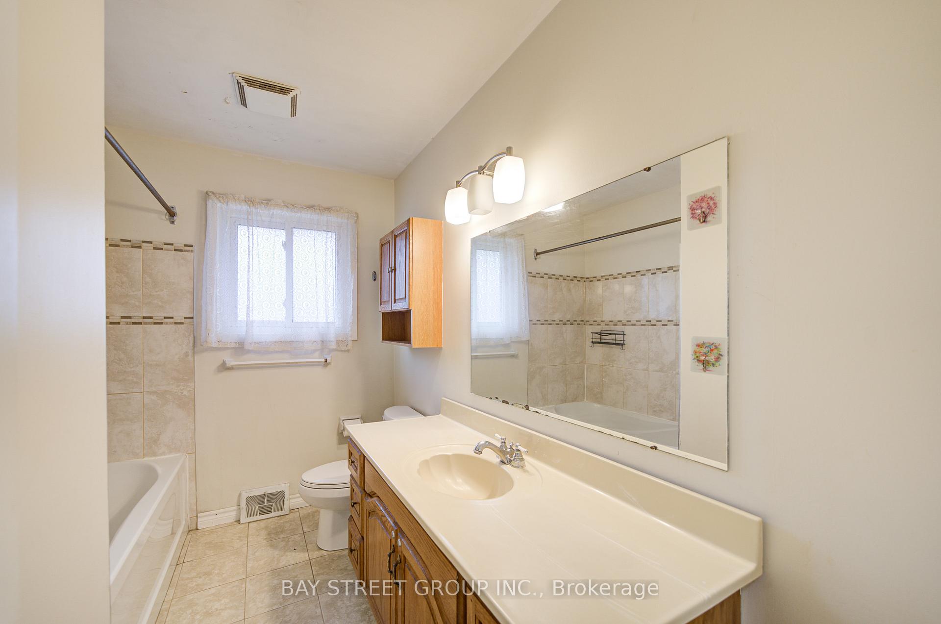Photo 16 of Unit main, 5 Clearview Heights, St. Catharines, Burleigh Hill — HOMEH