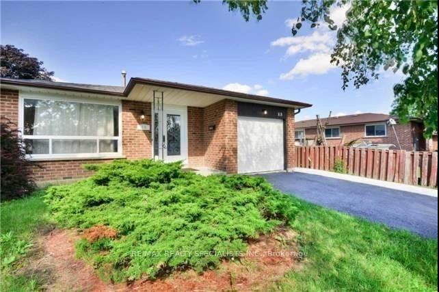 Front of Unit Upper, 13 Montjoy Crescent
