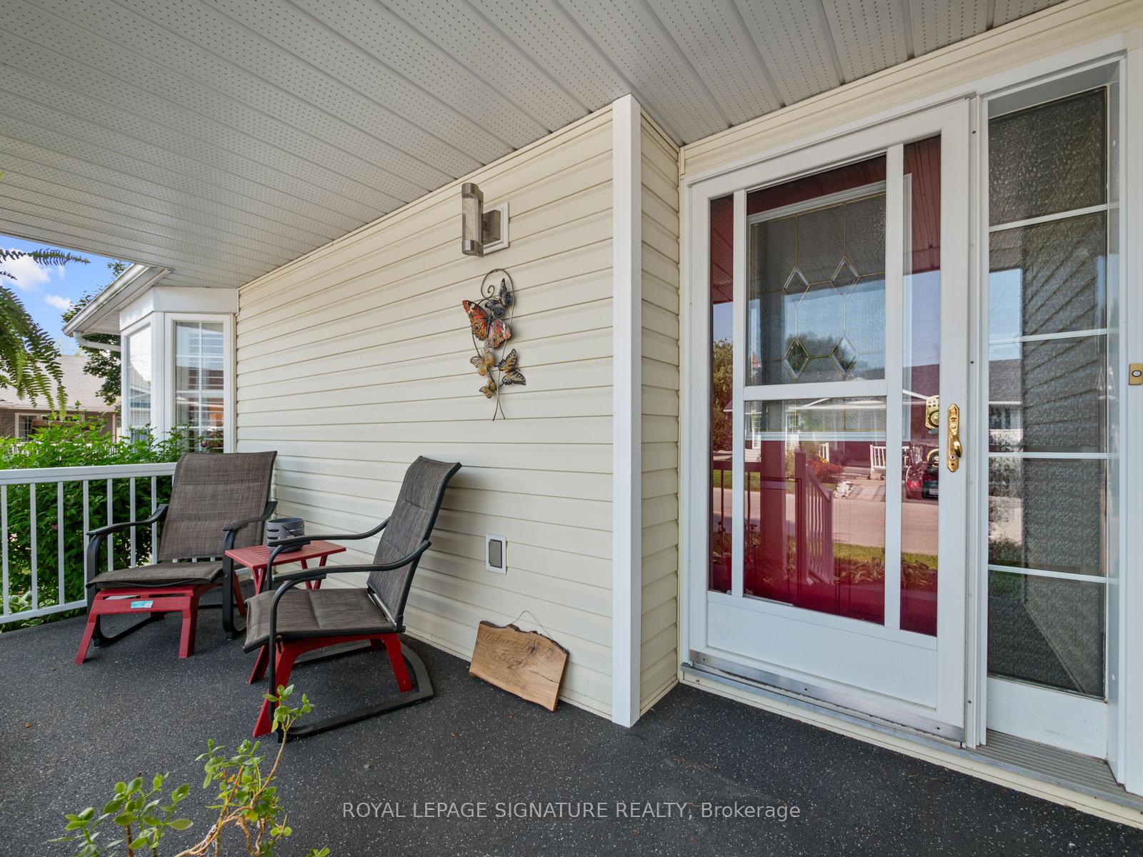 Photo 4 of 33 Steelhead Lane, Clarington, Newcastle — HOMEH