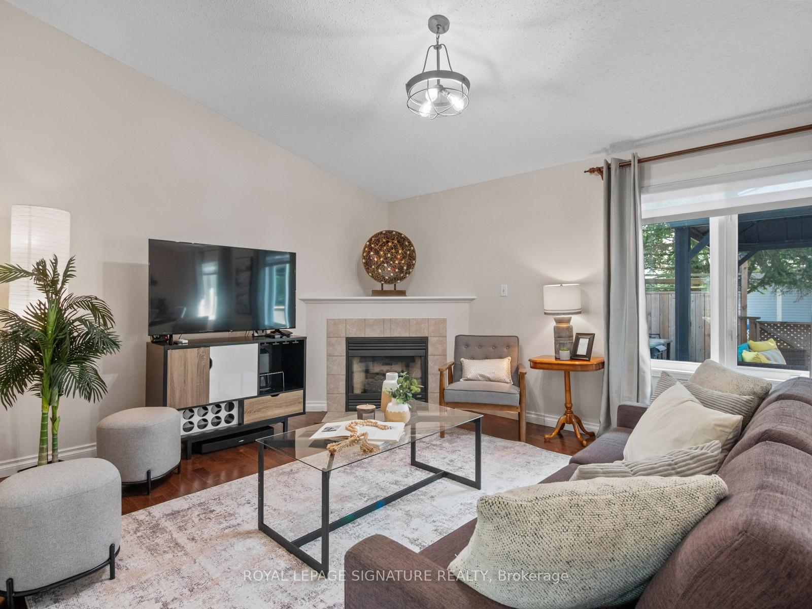 Photo 10 of 33 Steelhead Lane, Clarington, Newcastle — HOMEH