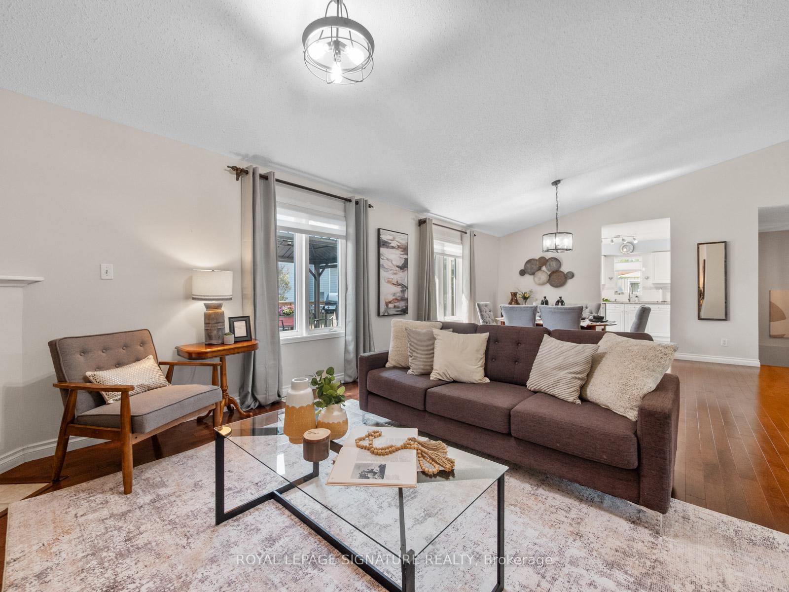 Photo 11 of 33 Steelhead Lane, Clarington, Newcastle — HOMEH