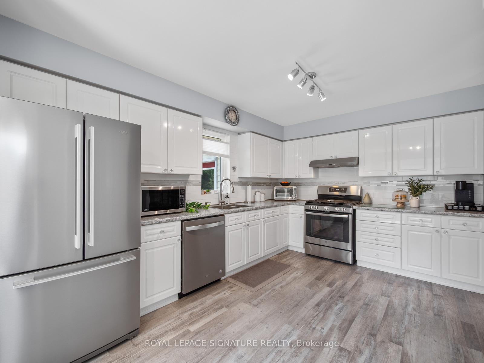 Photo 14 of 33 Steelhead Lane, Clarington, Newcastle — HOMEH
