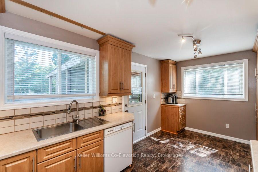 Photo 9 of 9 Beechcroft Circle, Barrie, Cundles East — HOMEH