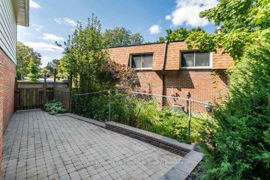 Photo 18 of 9 Beechcroft Circle, Barrie, Cundles East — HOMEH