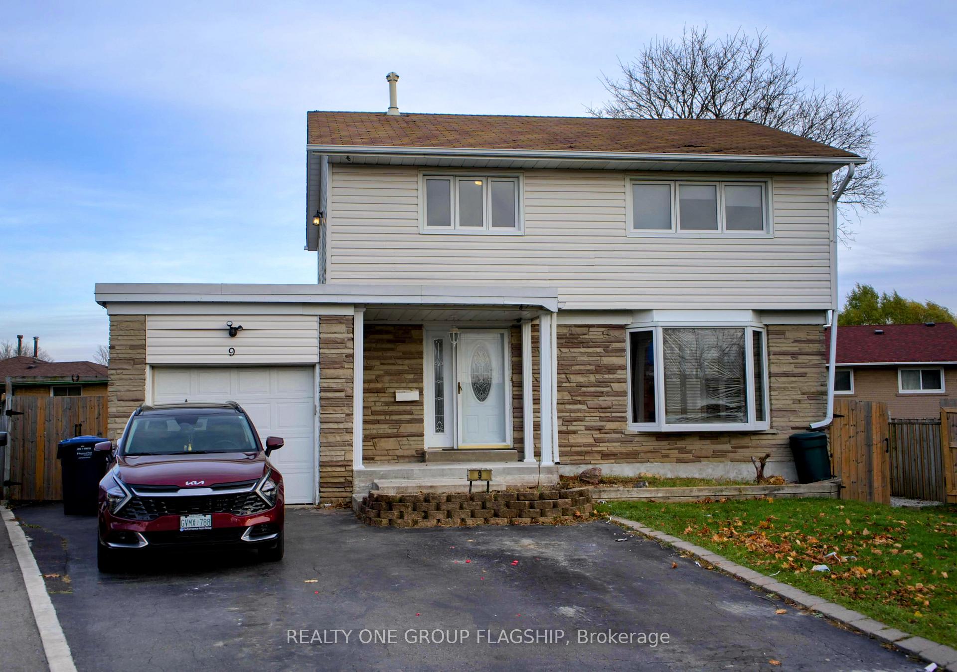 Front of Unit Upper, 9 Hardwick Drive S
