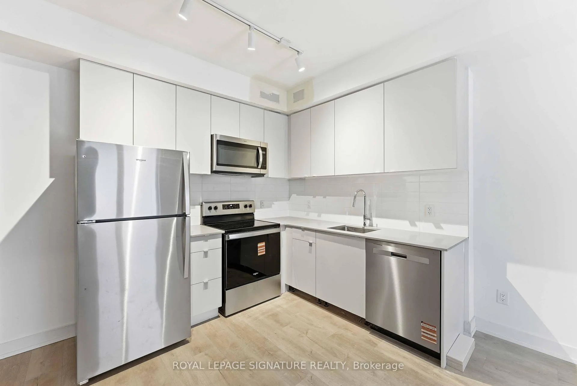Photo 4 of Unit 309A, 16 Melbourne Avenue, St. Catharines, E. Chester — HOMEH