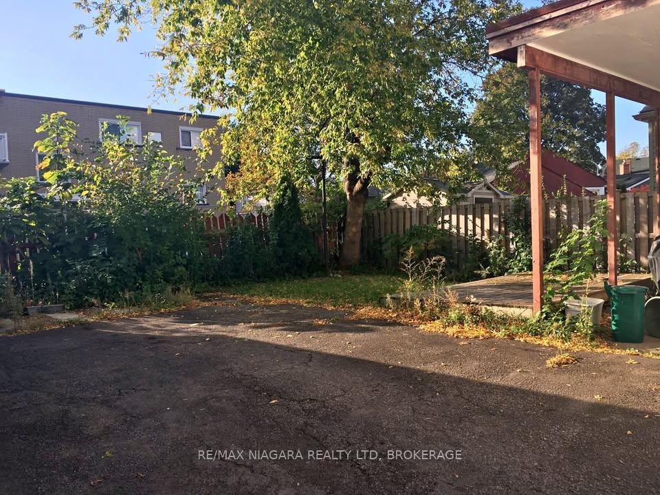 Photo 11 of Unit 2, 6 Albert Street, St. Catharines, Downtown — HOMEH