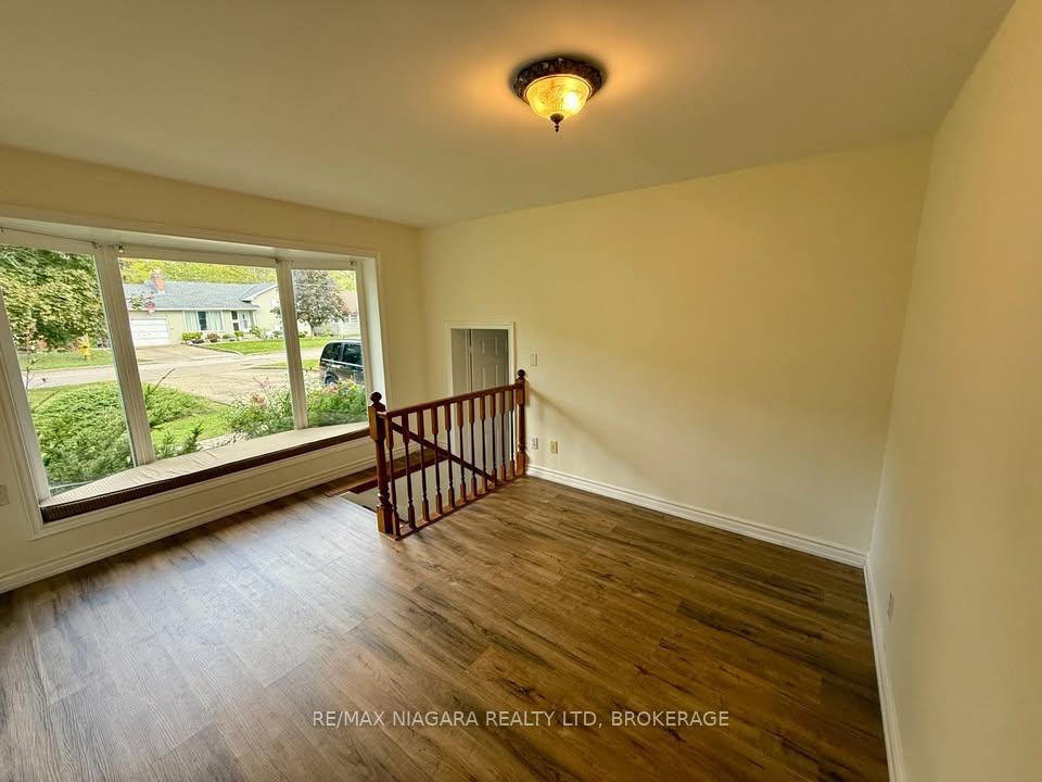 Photo 6 of 20 Marlene Drive, St. Catharines, Glendale/Glenridge — HOMEH
