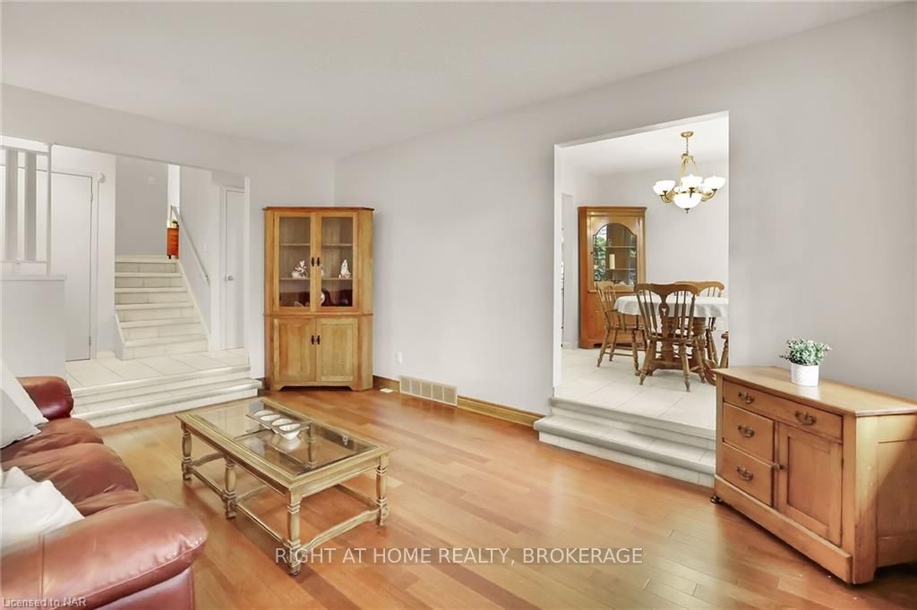 Photo 6 of 55 Aquadale Drive, St. Catharines, Lakeshore — HOMEH